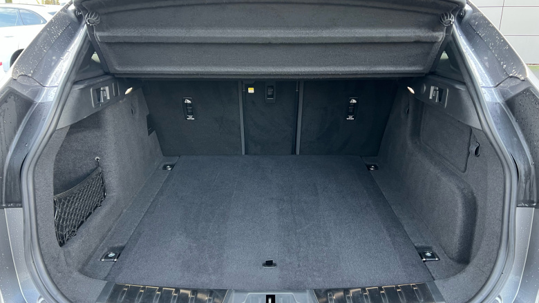 Jaguar F-Pace 2.0 D200 R-Dynamic Black 5dr Auto AWD Diesel Estate